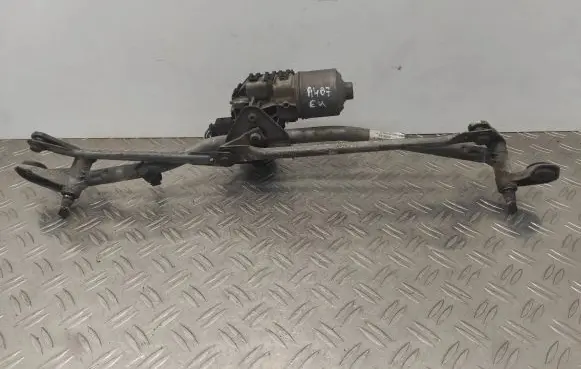 Audi A4 S4 B7 8E 8H Front wiper linkage and motor 8E1955119
