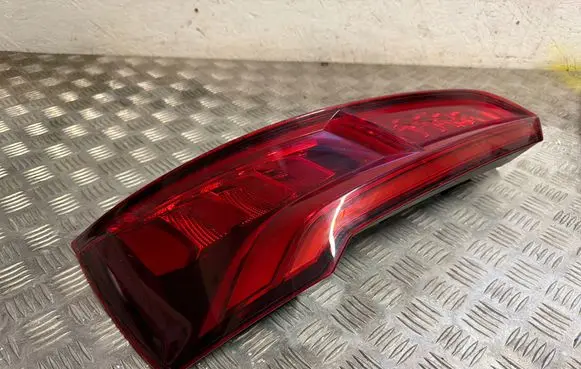 Audi Q5 SQ5 Tailgate rear/tail lights 80a945094