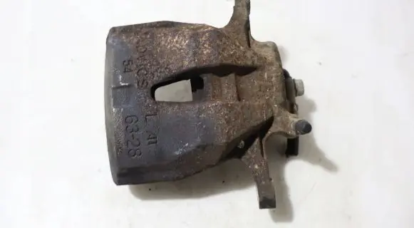 Toyota RAV 4 (XA30) Front brake caliper