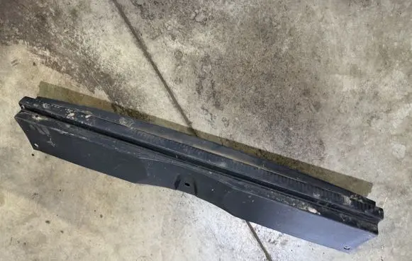 Trunk/boot sill cover protection