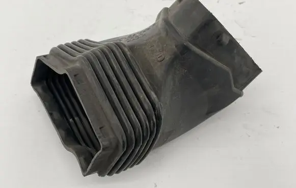 Audi A6 S6 C6 4F Air intake duct part 4F0129739B