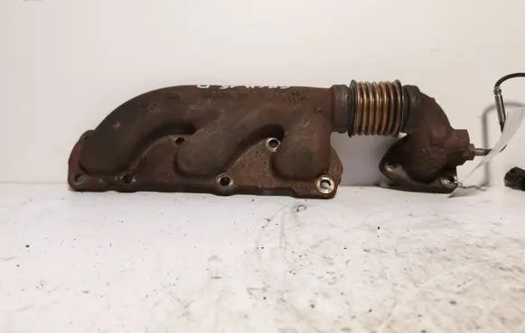 Jeep Grand Cherokee Exhaust manifold 21052110G