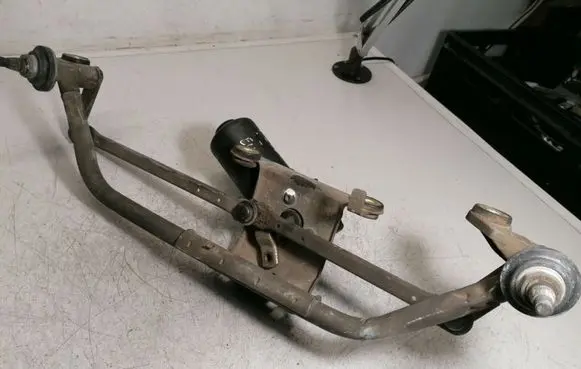 Peugeot 806 Front wiper linkage and motor