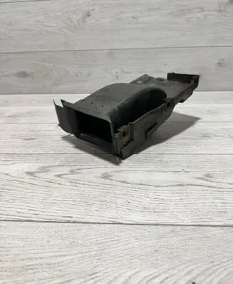 BMW 7 E38 Brake cooling air channel/duct 51718125968 8163836 8125968