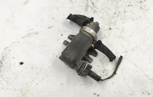 Volkswagen PASSAT B4 Turbo solenoid valve 1H0906627