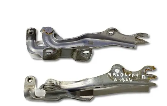 Engine bonnet/hood hinges