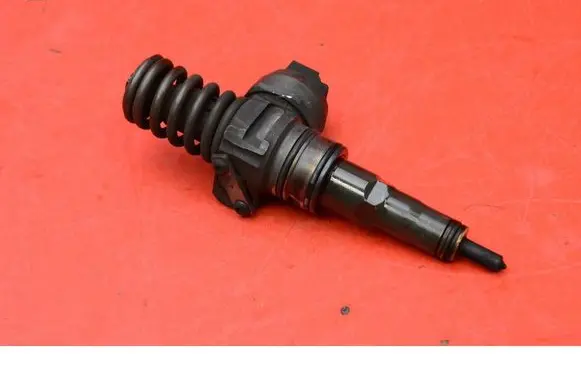 Volkswagen Touran I Fuel injector 038130073AG