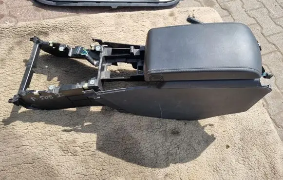 Peugeot 508 Center console 