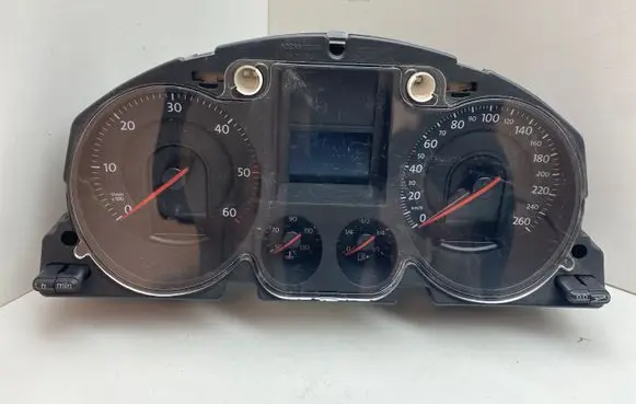 Volkswagen PASSAT B6 Speedometer (instrument cluster) 3C0920860K