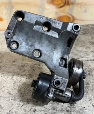 BMW 5 E39 A/C compressor mount bracket 2247421 64552247421