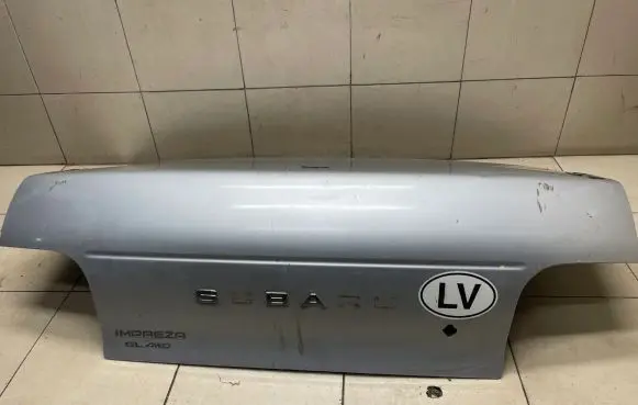 Subaru Impreza I Tailgate/trunk/boot lid