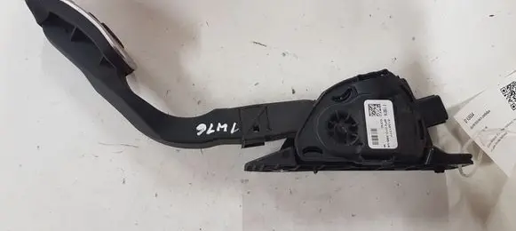 Volvo V40 Accelerator throttle pedal 31341777 6PV01036854