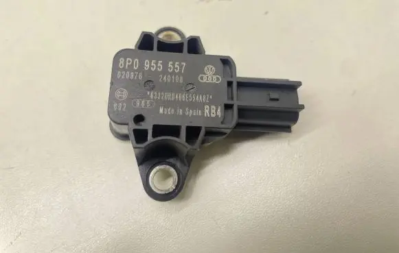 Audi A4 S4 B7 8E 8H Airbag deployment crash/impact sensor 8P0955557 240108 020976