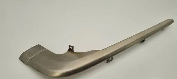 Front bumper splitter molding