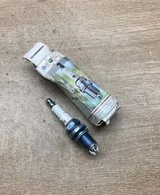 Audi A6 S6 C4 4A Spark plug 101000060AA