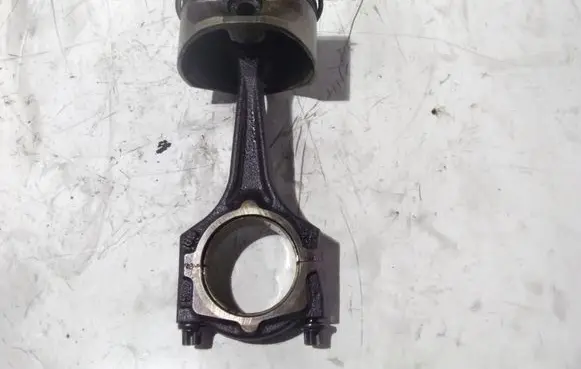 Opel Astra G Piston with connecting rod 90570678