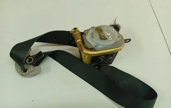 Toyota Avensis T250 Rear seatbelt 7322005050