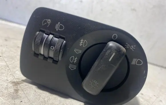 Audi A3 S3 8P Light switch 8P2941531L 04056773