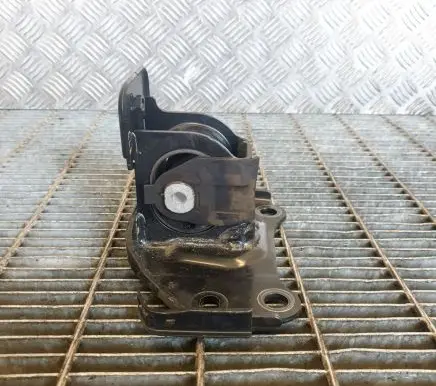 Lexus NX Engine mount bracket