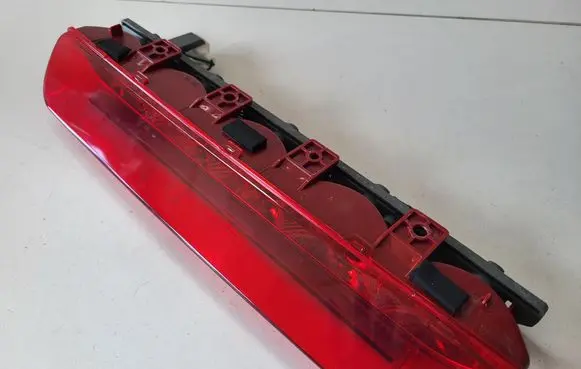KIA Sportage Third/center stoplight
