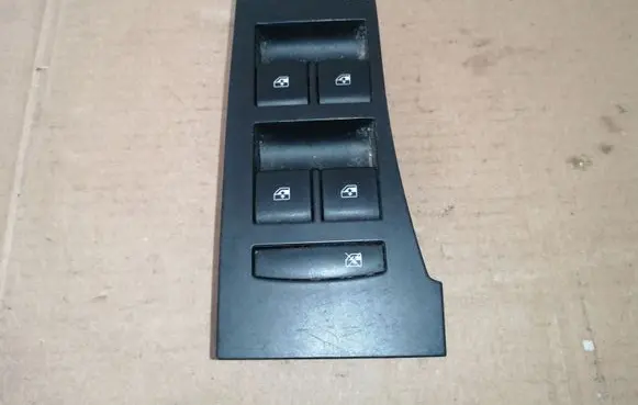 Opel Insignia A Electric window control switch 13305011