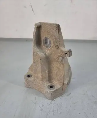 Land Rover Range Rover Sport L461 Engine mounting bracket M8e26037aa