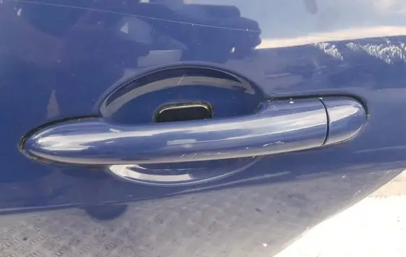 Rear vent window glass
