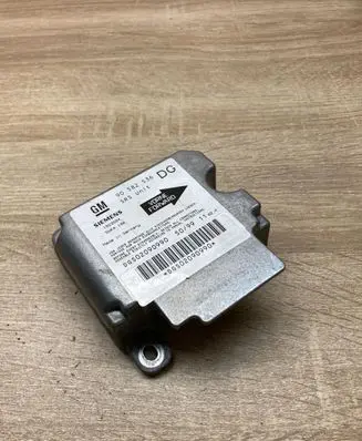 Opel Zafira A Airbag control unit/module 90582536