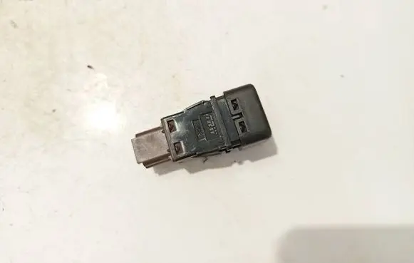 Passenger airbag on/off switch