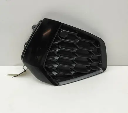 Audi A3 8Y Front grill 8Y0807682B