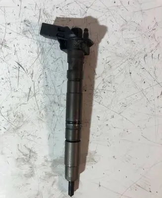 Audi A4 S4 B8 8K Fuel injector 0445116030 03L130277