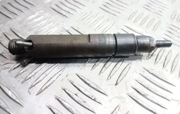 Audi A6 S6 C5 4B Fuel injector 028130201T