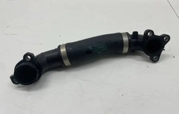 BMW 5 G30 G31 Engine coolant pipe/hose 8650984
