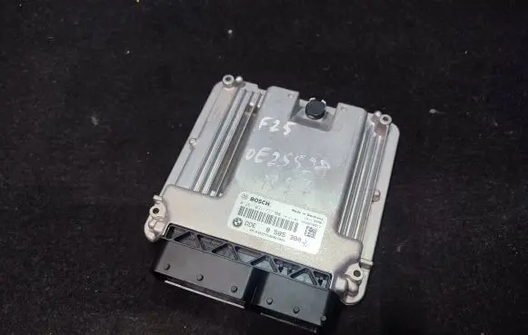 BMW X3 F25 Engine control unit/module 8585380