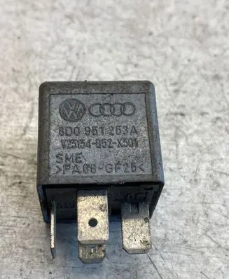 Audi A4 S4 B5 8D Other relay 8d0951253a