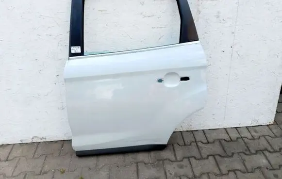 Ford Kuga I Rear door