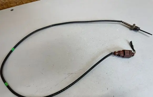 Audi A4 S4 B8 8K Exhaust gas temperature sensor 04L906088DB