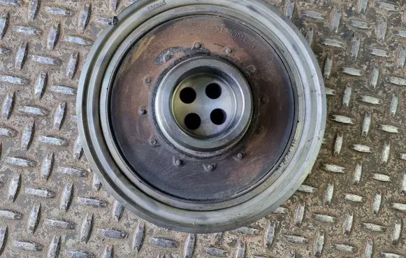 BMW 2 F44 Crankshaft pulley 8669098