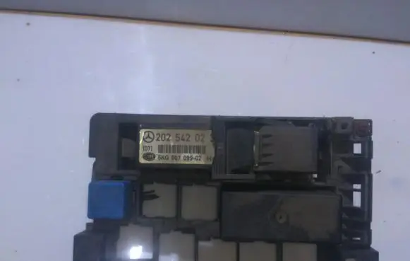 Mercedes-Benz C W202 Fuse box set 2025420232
