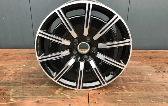 Porsche Taycan 9J1 R18 alloy rim 