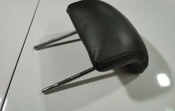 Volvo S40, V40 Front seat headrest 