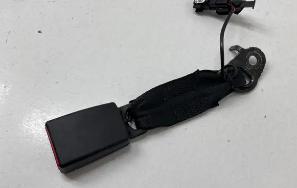 Ford Explorer VI Middle seatbelt buckle (rear) LB5BS60044 AF3JA6