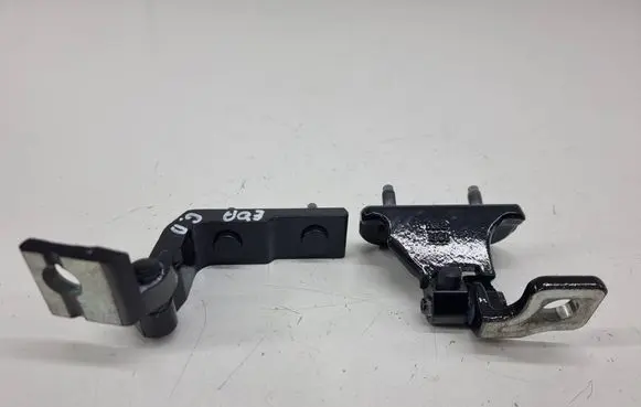 Rear door hinge set
