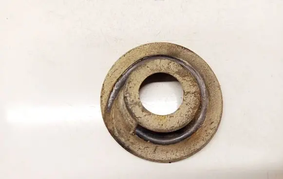 Skoda Octavia Mk2 (1Z) Front coil spring rubber mount 