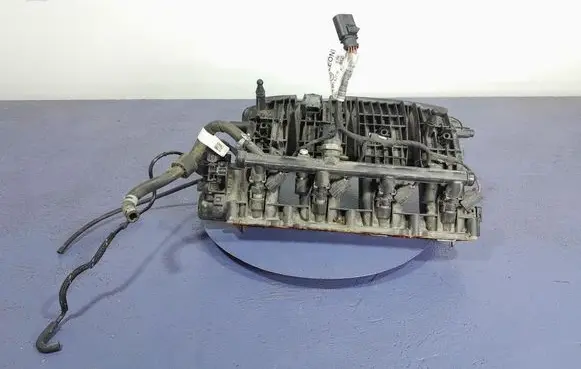 Volkswagen Tiguan Intake manifold 06L133201DM