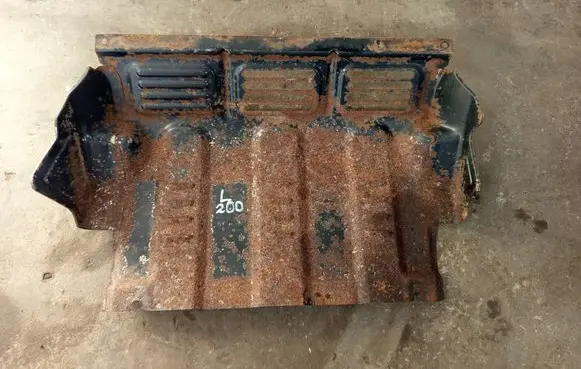 Mitsubishi L200 Engine splash shield/under tray OLONNDOL