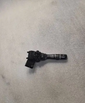 Toyota Prius (NHW20) Wiper switch 17F060