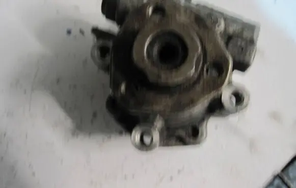 Volkswagen Golf IV Power steering pump 1J0422104A