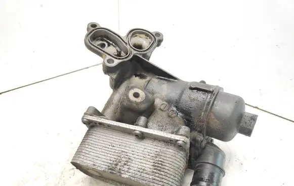 Renault Espace IV Oil filter mounting bracket