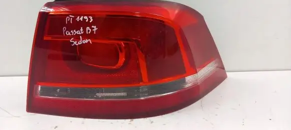 Volkswagen PASSAT B7 Rear/tail lights